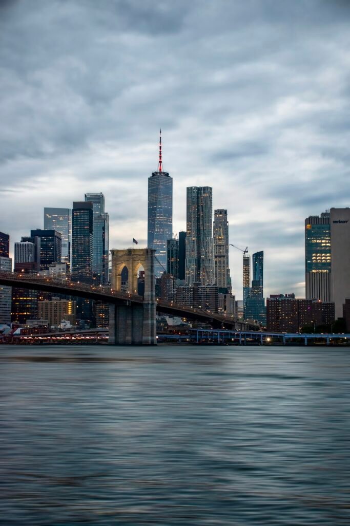 Skyline de Nueva York con el puente de Brooklyn